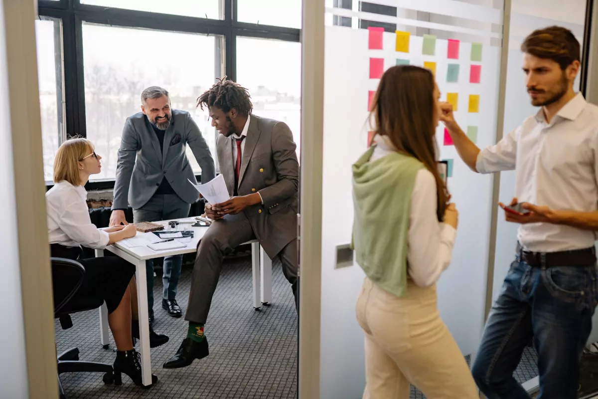 Grupo de trabajo en oficinas